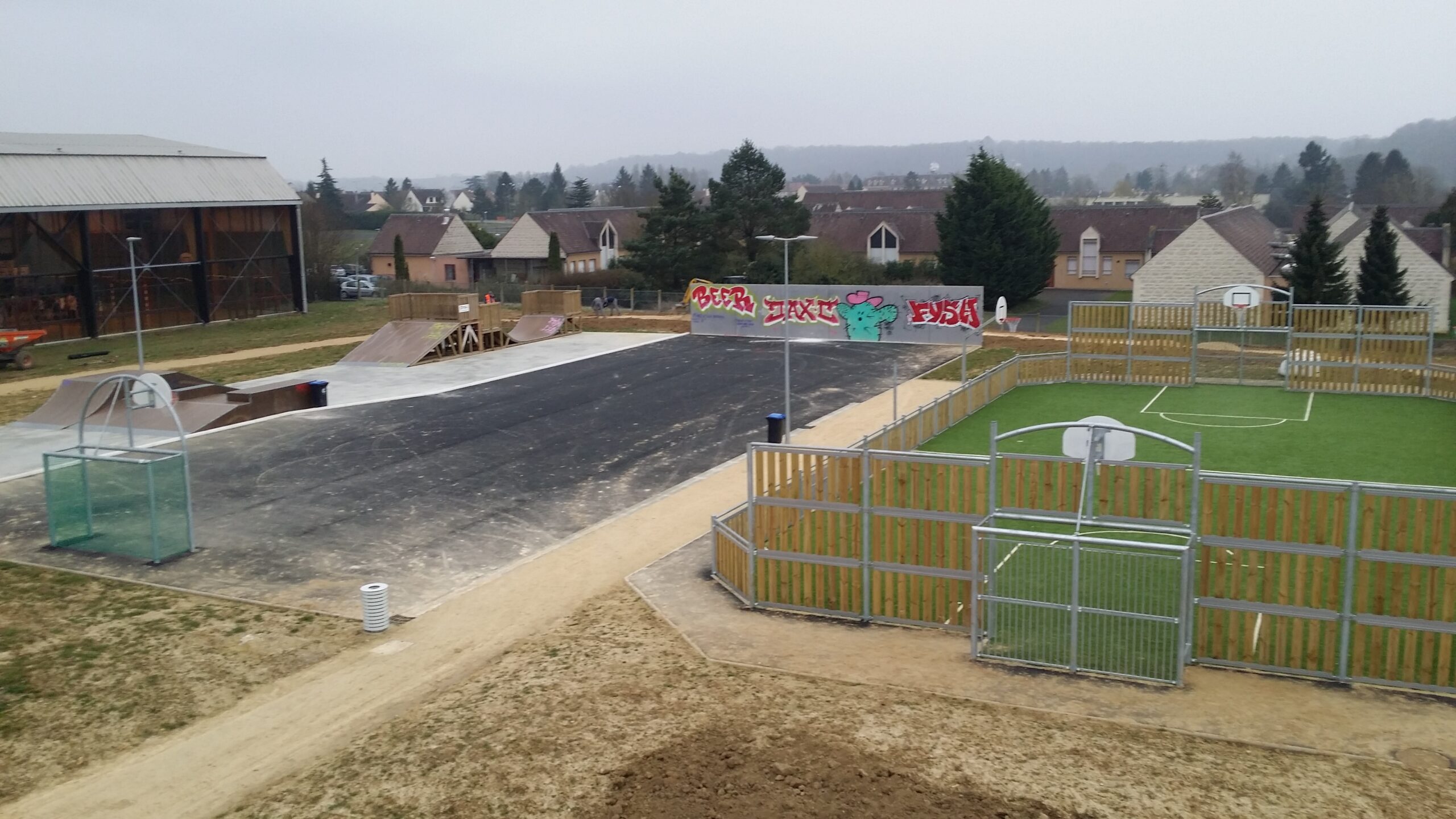 20150319_151519 AXE TP - Réalisation D'une Plaine Des Sports Achaumont En Chaumont En Vexin Pour La Communauté De Commune Du Vexin Thelle - travaux publics