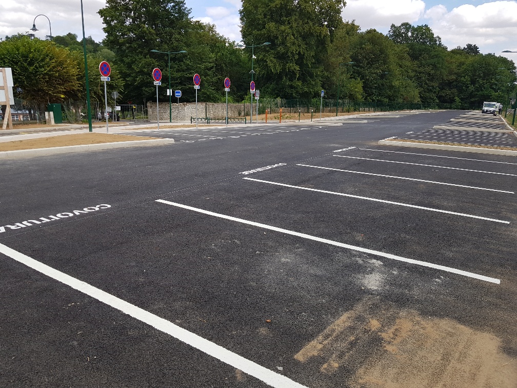 20180718_153250_resized AXE TP - Création du parking de la gare de Chaumont en Vexin pour la communauté de commune du Vexin en Thelle - travaux publics